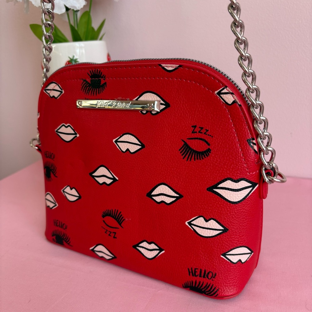 Betsey Johnson Red Crossbody Bag with Lip and Eye Design EUC - Picture 4 of 9